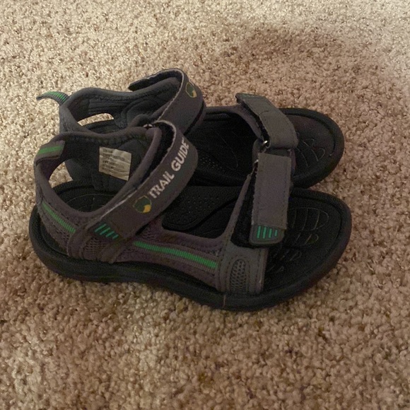 Sandals for boys if you have a girl that likes green and gray they will work - Picture 2 of 2